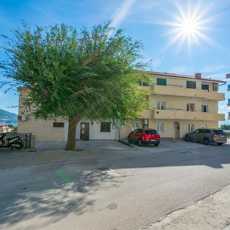 Apartment Zdravko Omiš Exteriör bild