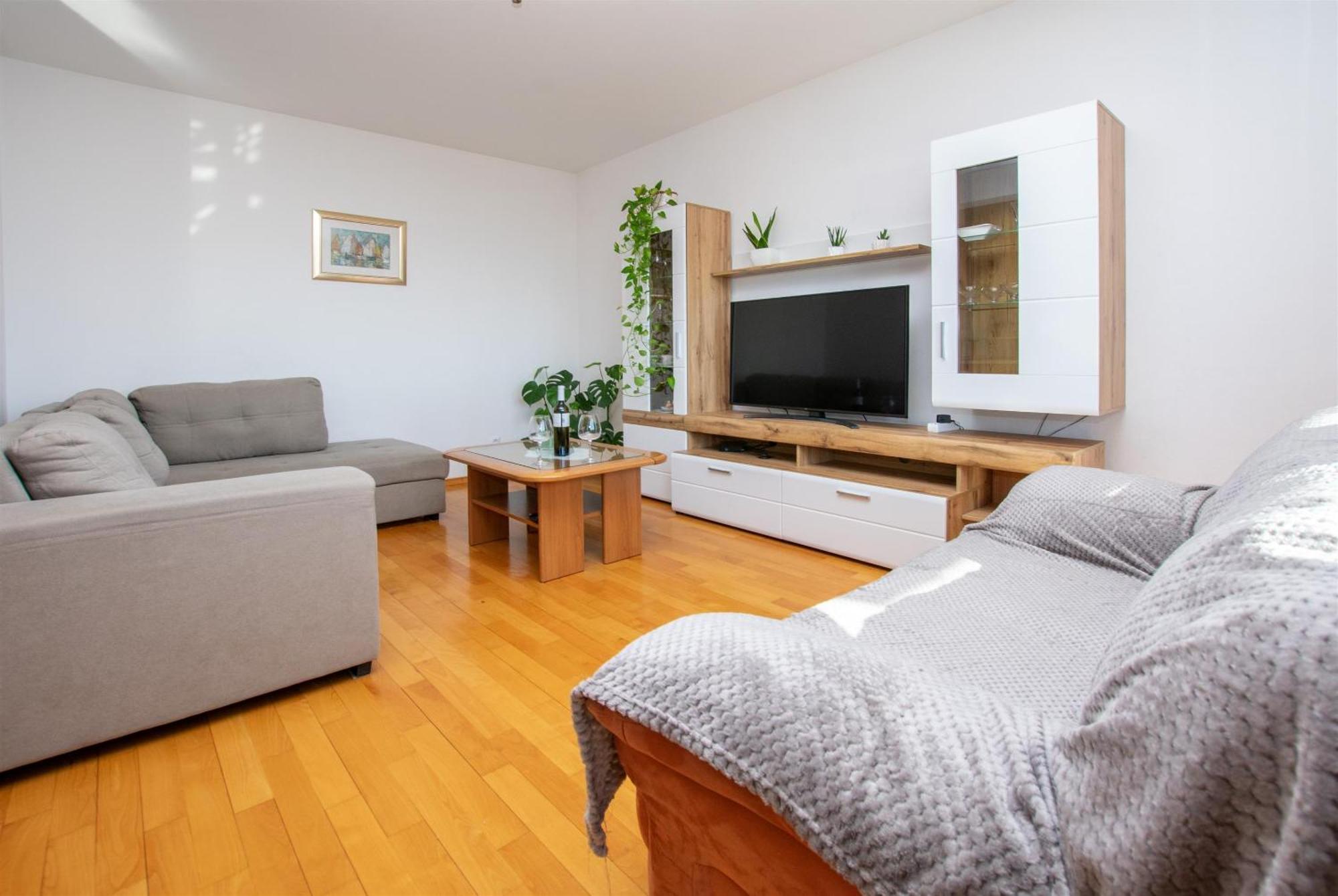 Apartment Zdravko Omiš Exteriör bild
