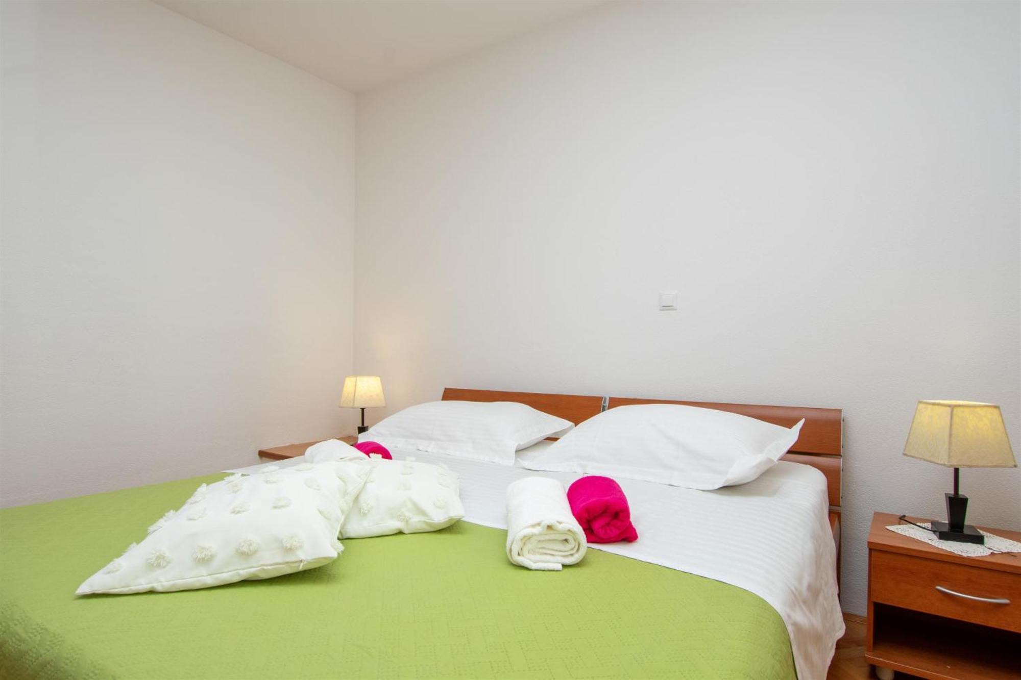 Apartment Zdravko Omiš Exteriör bild