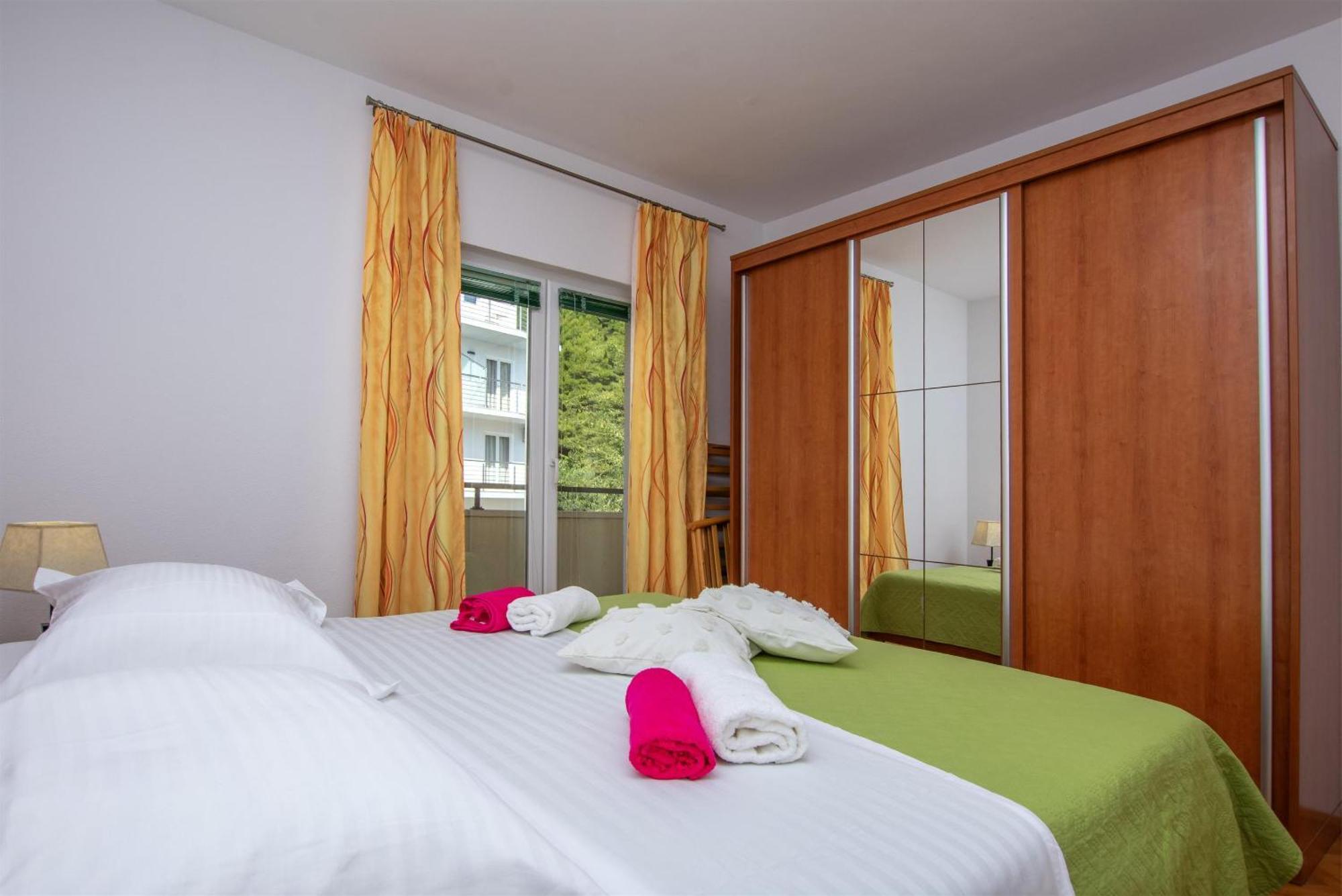 Apartment Zdravko Omiš Exteriör bild